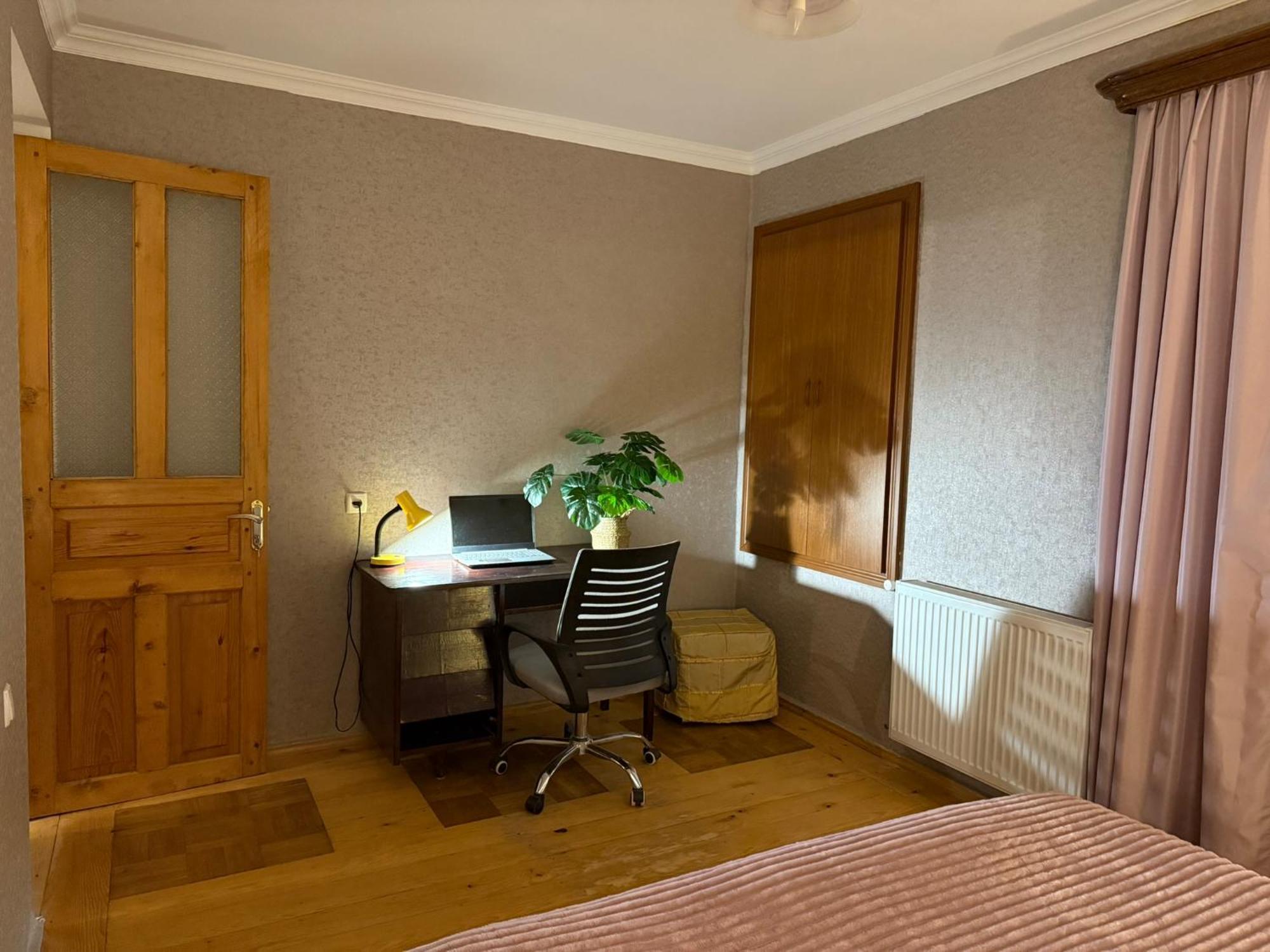 Guest House T&N Κουτάισι Εξωτερικό φωτογραφία