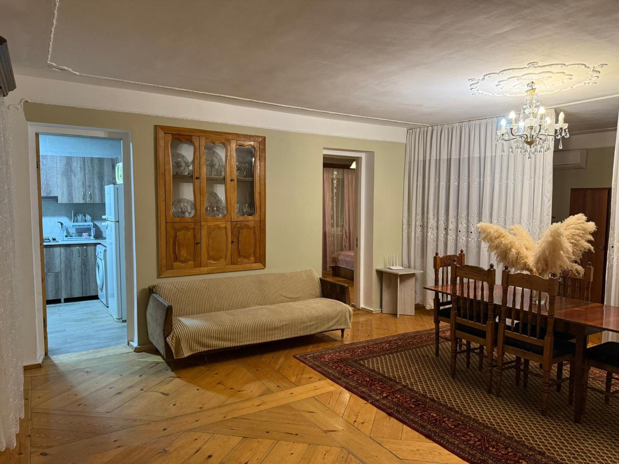 Guest House T&N Κουτάισι Εξωτερικό φωτογραφία