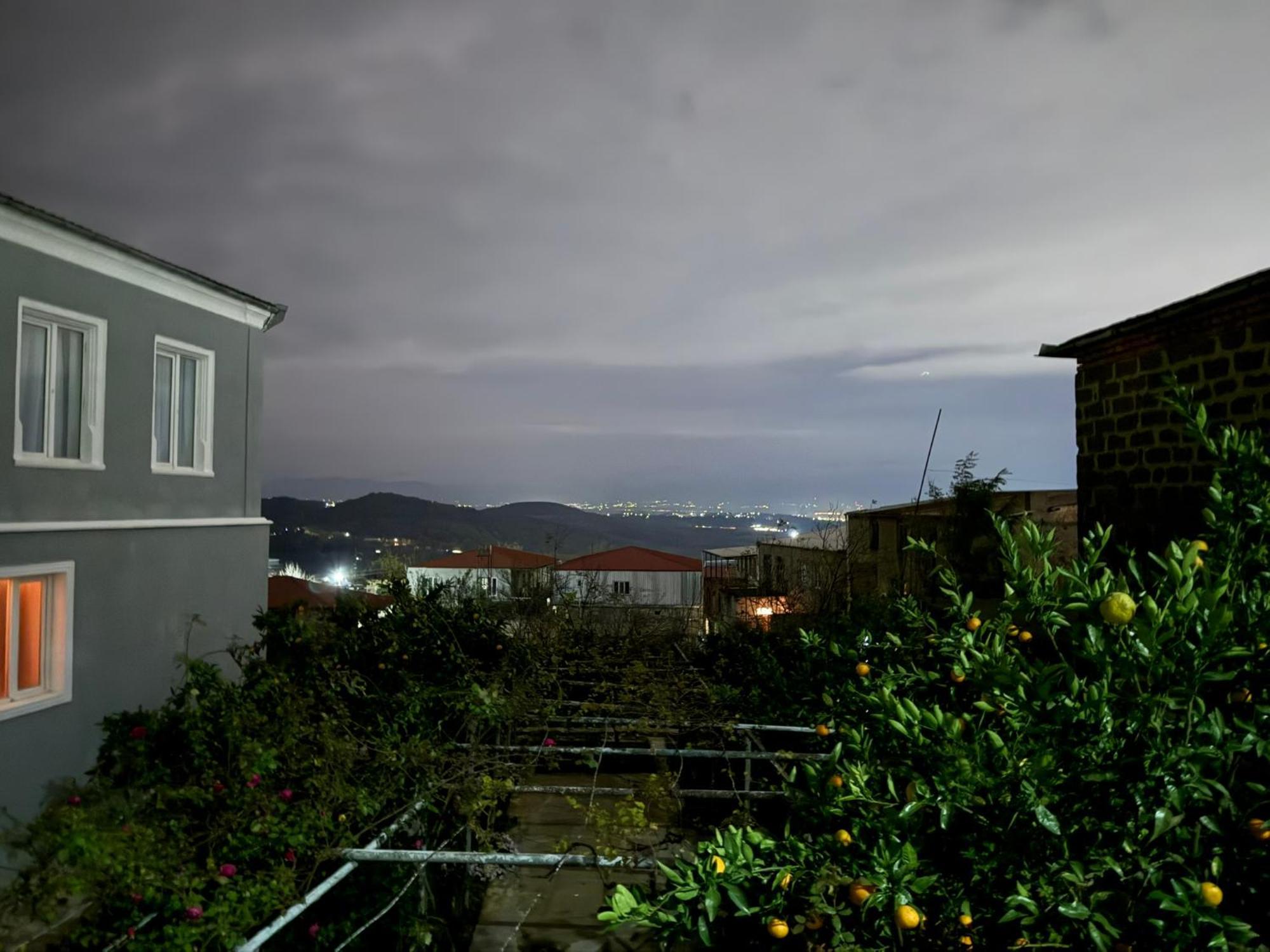 Guest House T&N Κουτάισι Εξωτερικό φωτογραφία