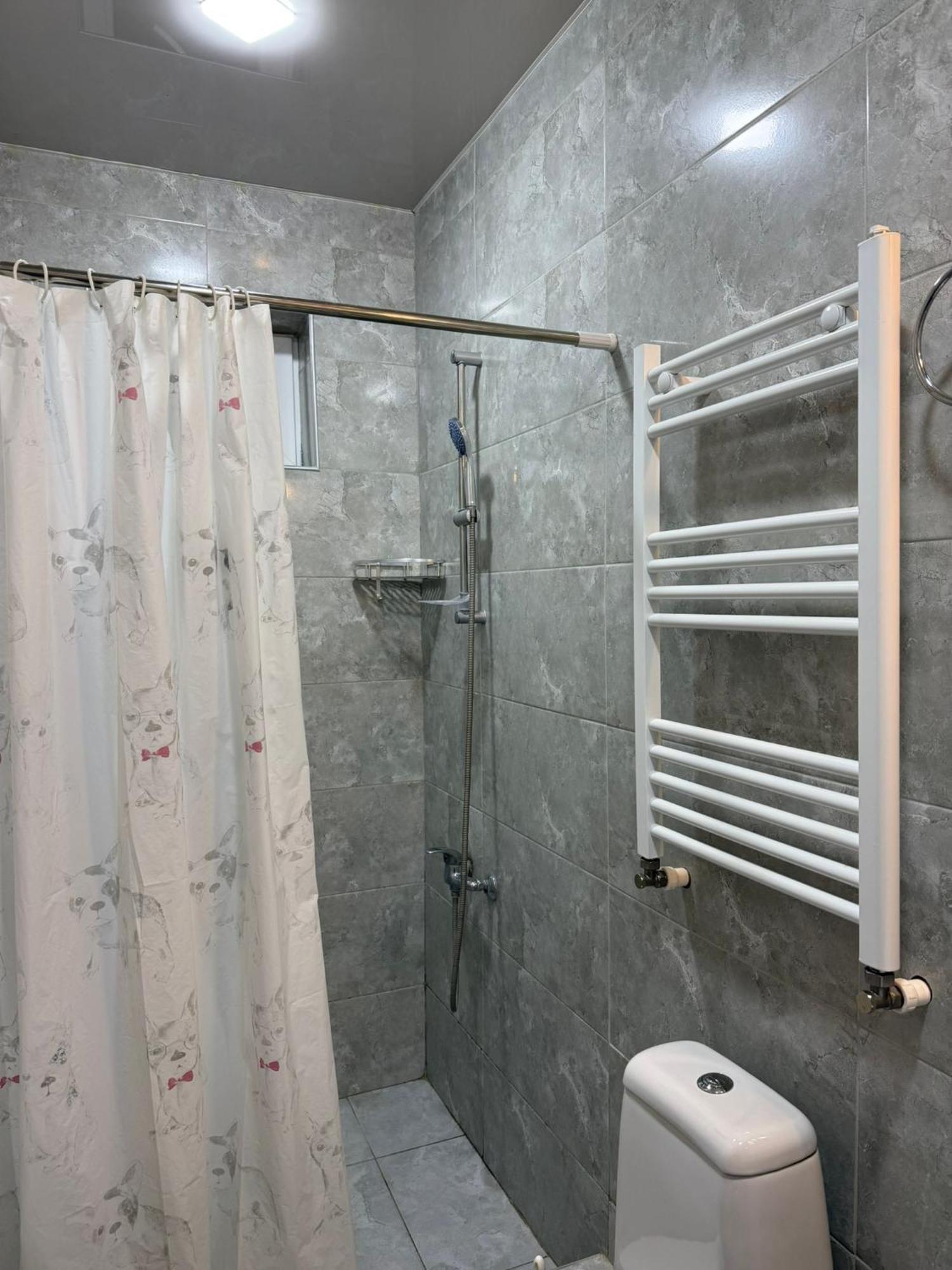 Guest House T&N Κουτάισι Εξωτερικό φωτογραφία