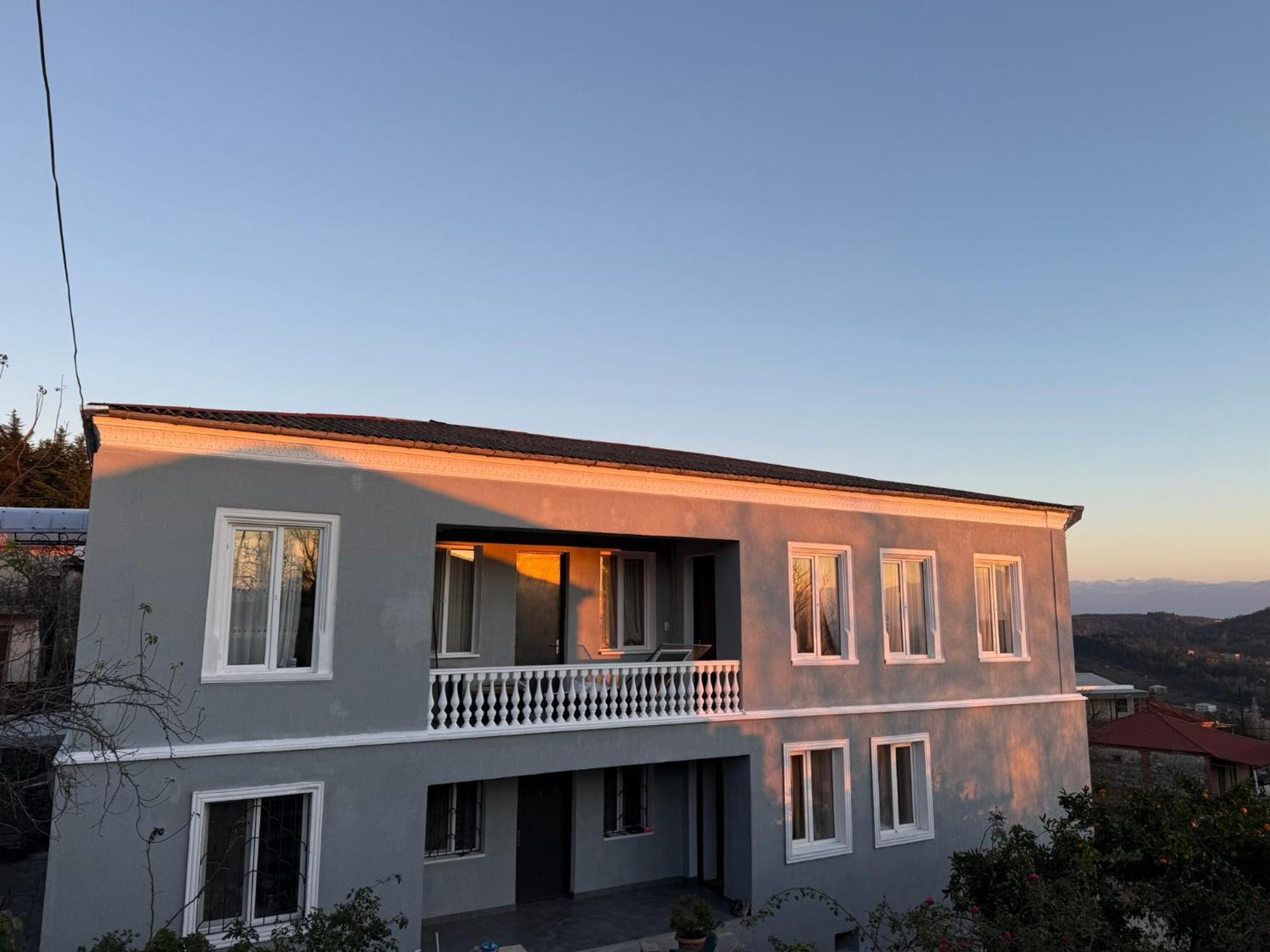 Guest House T&N Κουτάισι Εξωτερικό φωτογραφία