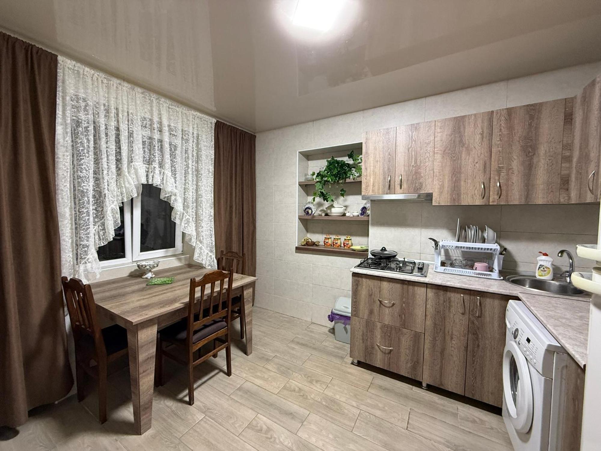 Guest House T&N Κουτάισι Εξωτερικό φωτογραφία