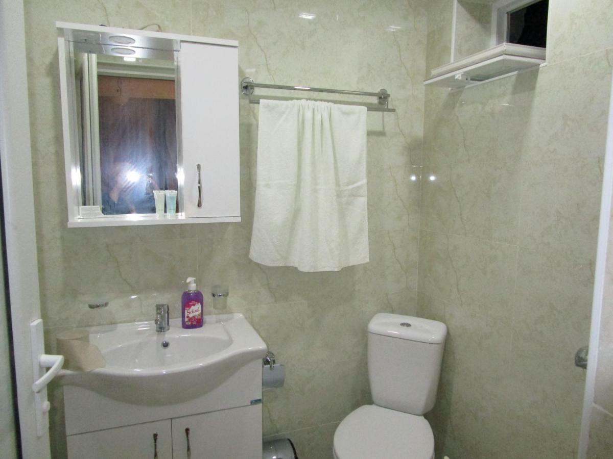 Guest House T&N Κουτάισι Εξωτερικό φωτογραφία