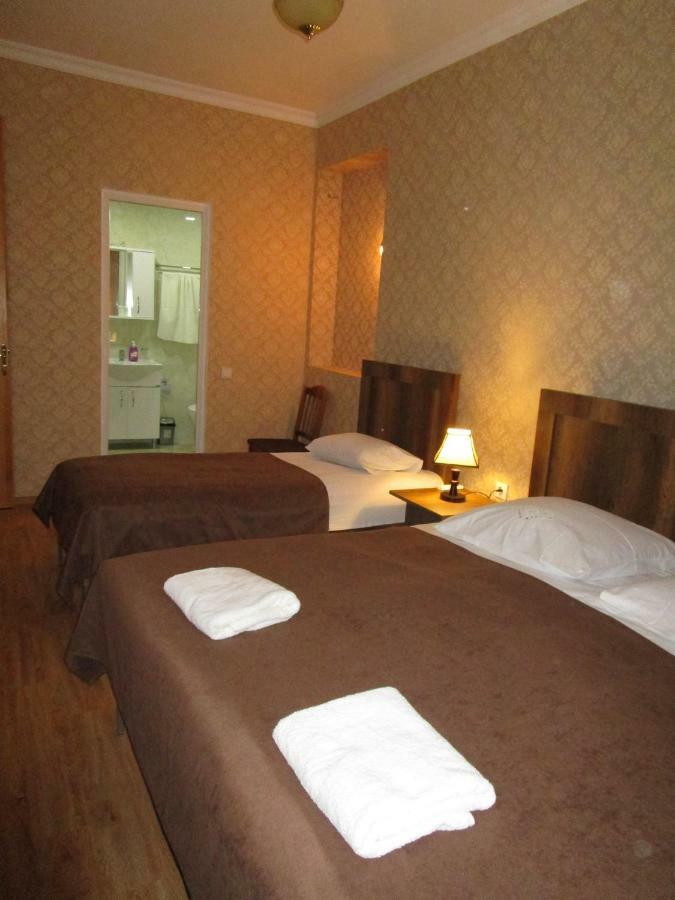 Guest House T&N Κουτάισι Εξωτερικό φωτογραφία
