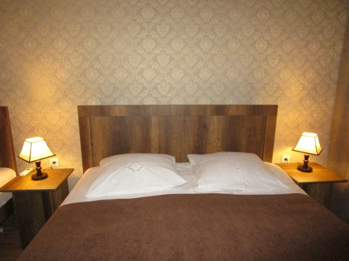 Guest House T&N Κουτάισι Εξωτερικό φωτογραφία