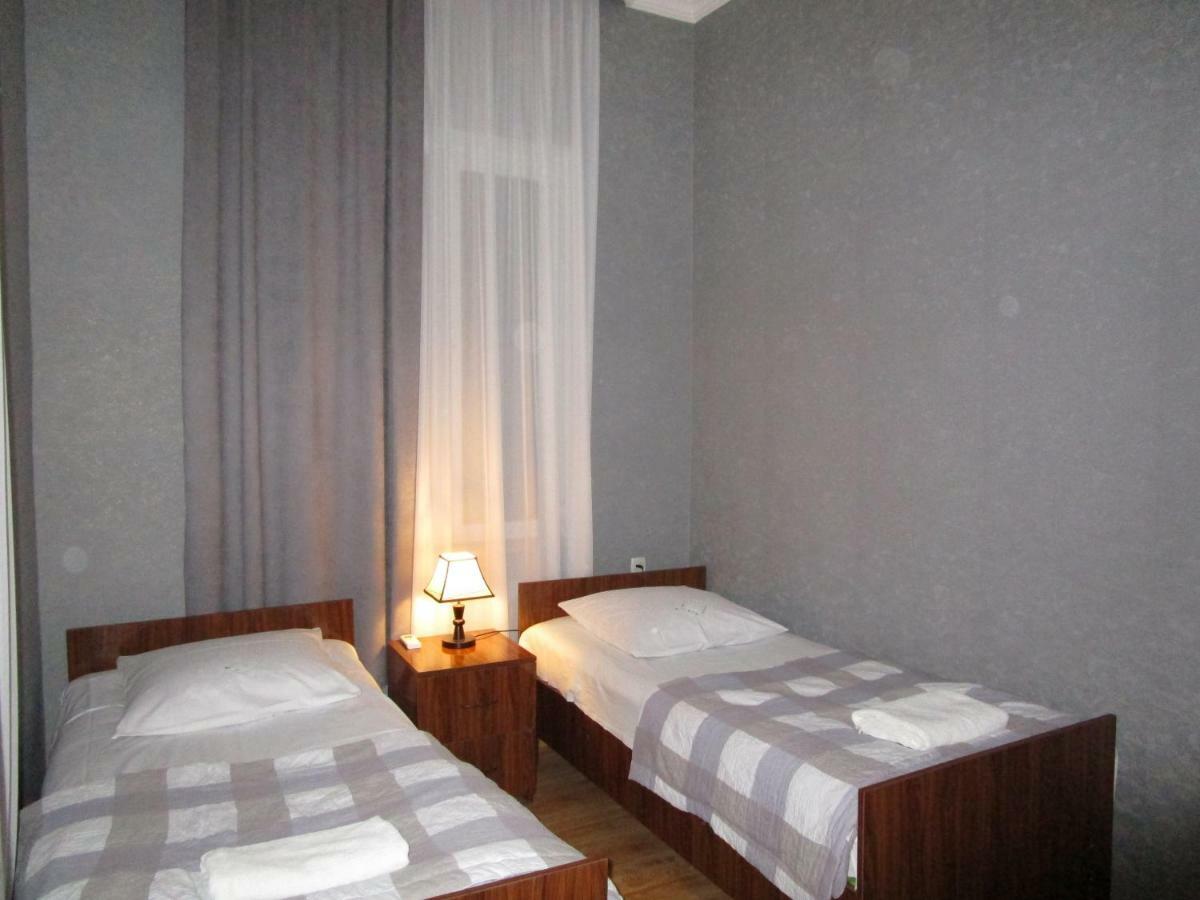 Guest House T&N Κουτάισι Εξωτερικό φωτογραφία