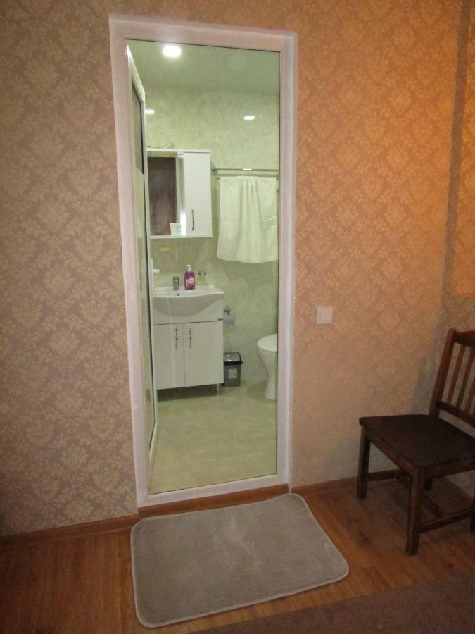 Guest House T&N Κουτάισι Εξωτερικό φωτογραφία